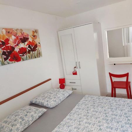 Apartments Villa Antony Дрвеник Экстерьер фото