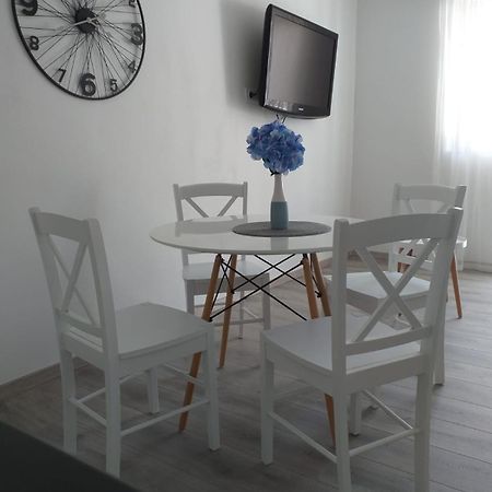 Apartments Villa Antony Дрвеник Экстерьер фото
