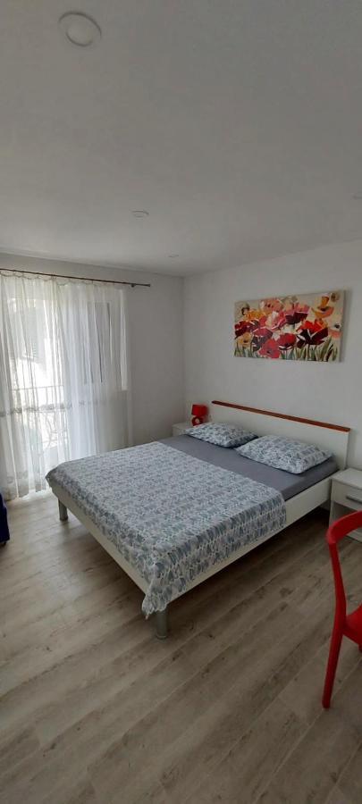 Apartments Villa Antony Дрвеник Экстерьер фото