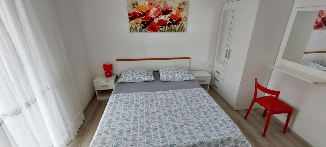 Apartments Villa Antony Дрвеник Экстерьер фото