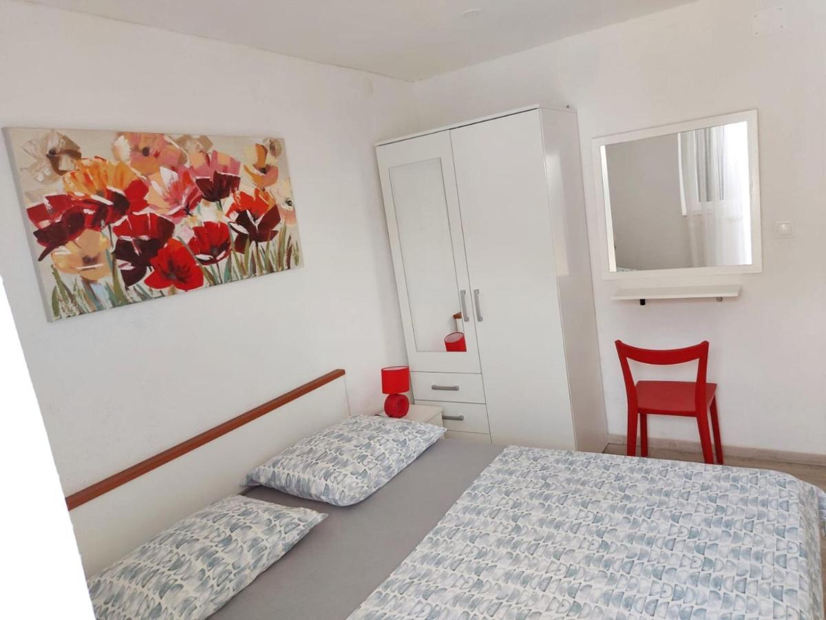 Apartments Villa Antony Дрвеник Экстерьер фото