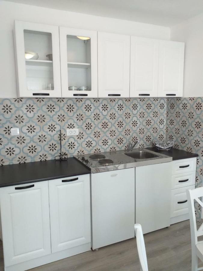 Apartments Villa Antony Дрвеник Экстерьер фото