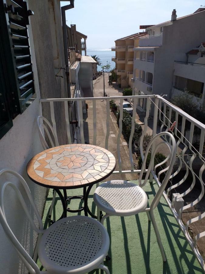 Apartments Villa Antony Дрвеник Экстерьер фото